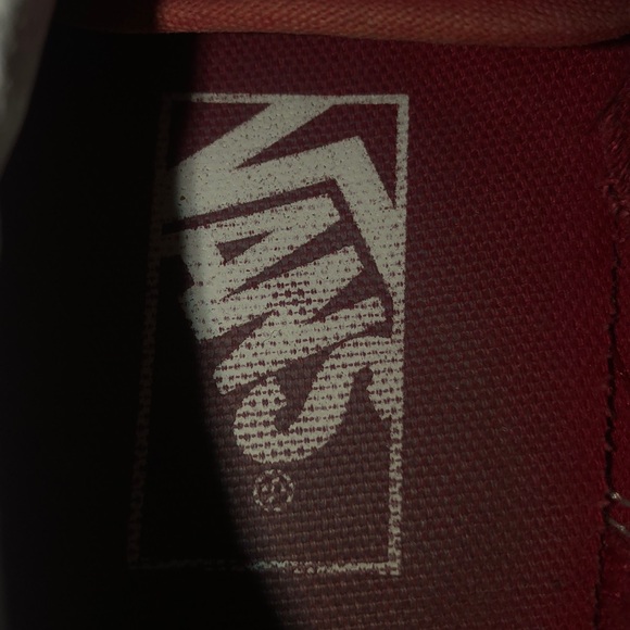 Vans - Picture 6 of 7